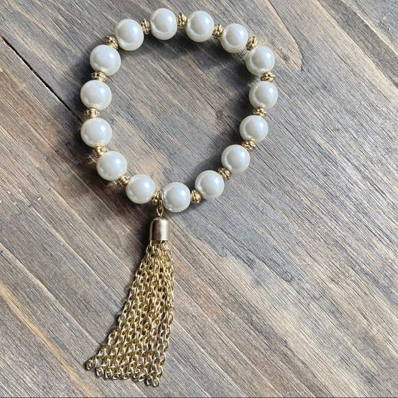 TRIO WHITE PEARL GOLD TASSEL STACK ABLE BRACELET - Picture 4 of 5